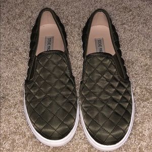 Steve Madden slip ons